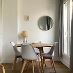 2 Rooms, Close To Montmartre, Light And Quiet Apartament