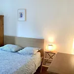 2 Rooms, Close To Montmartre, Light And Quiet Apartament