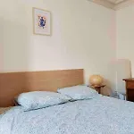 2 Rooms, Close To Montmartre, Light And Quiet Apartament *