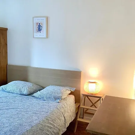 2 Rooms, Close To Montmartre, Light And Quiet Apartmán
