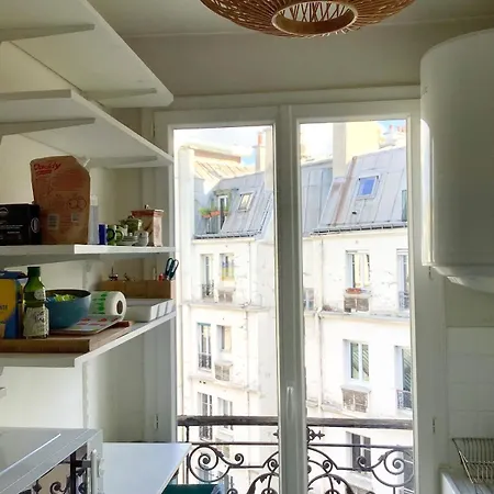 2 Rooms, Close To Montmartre, Light And Quiet *