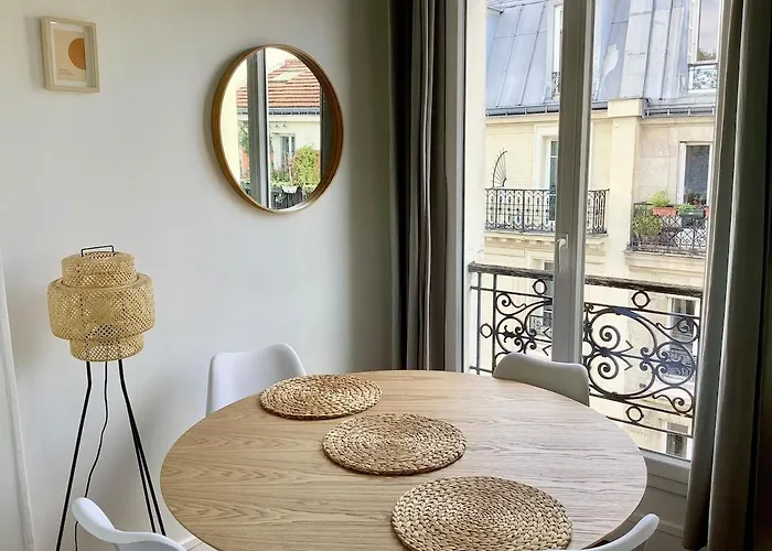 2 Rooms, Close To Montmartre, Light&quiet * Paris
