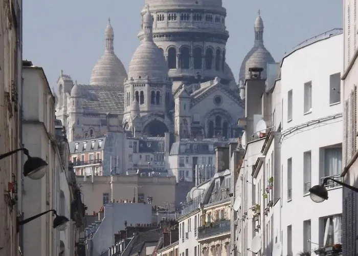 2 Rooms, Close To Montmartre, Light&quiet Paris