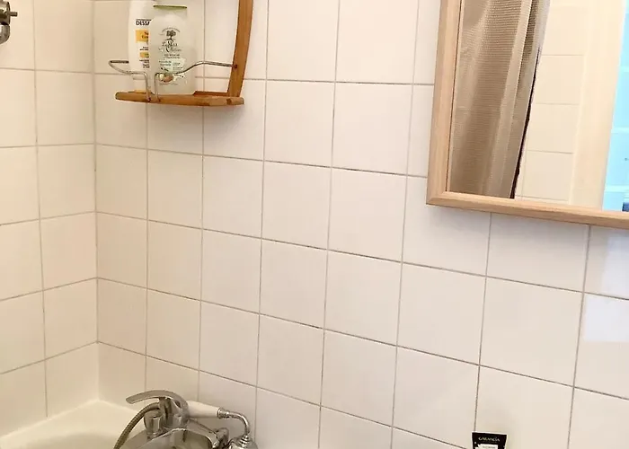 2 Rooms, Close To Montmartre, Light&quiet Paris
